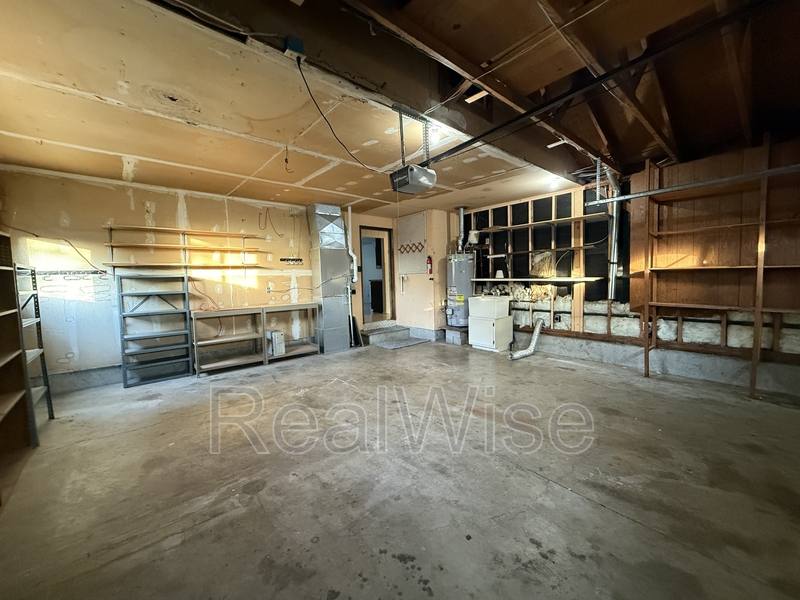 House for rent at 2134 NW Watters St, Roseburg, OR 97471