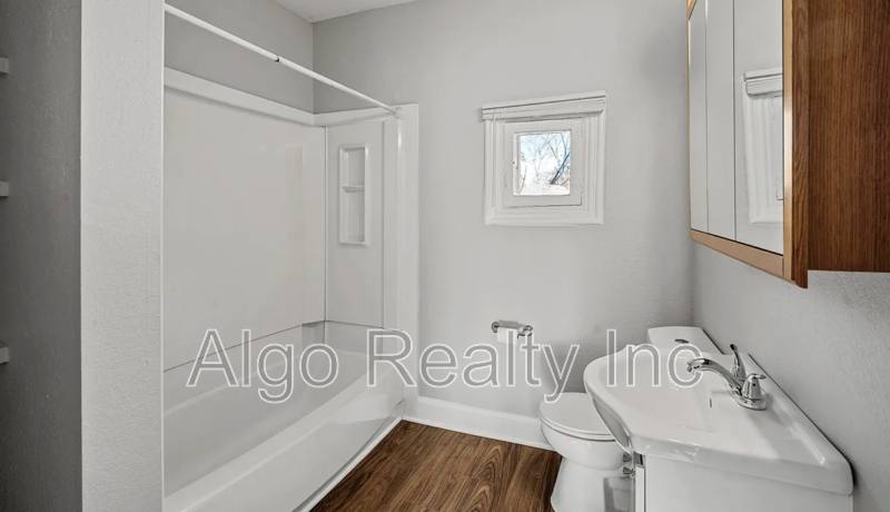 Apartment for rent at 861 Marion St #2, Saint Paul, MN 55117