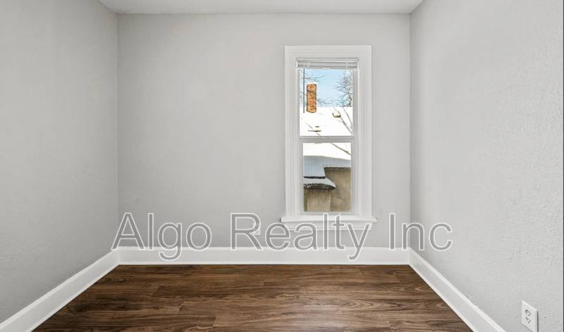 Apartment for rent at 861 Marion St #2, Saint Paul, MN 55117