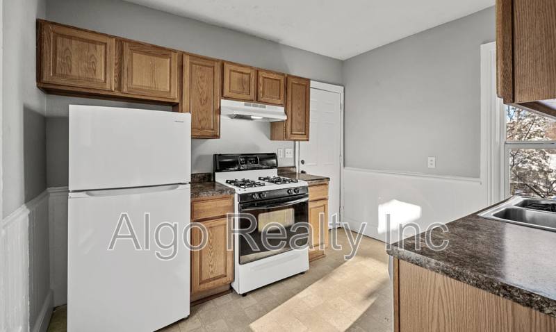 Apartment for rent at 861 Marion St #2, Saint Paul, MN 55117