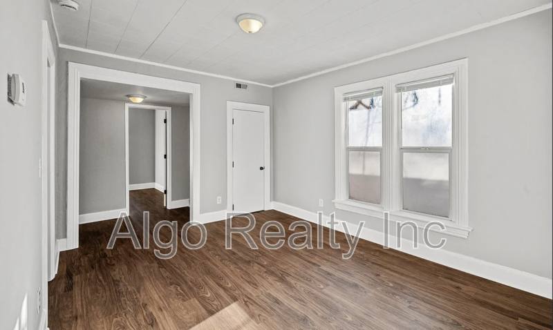 Apartment for rent at 861 Marion St #2, Saint Paul, MN 55117