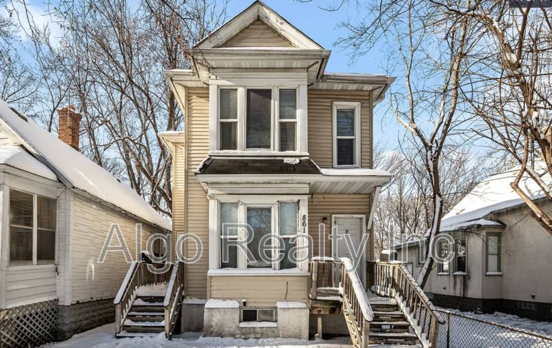 Apartment for rent at 861 Marion St #2, Saint Paul, MN 55117