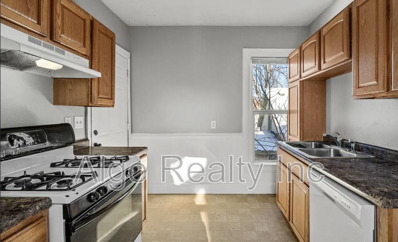 Apartment for rent at 861 Marion St #2, Saint Paul, MN 55117