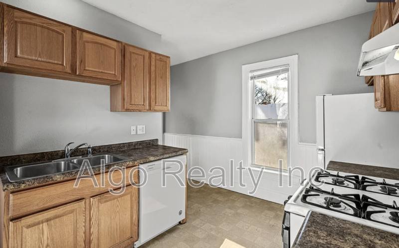 Apartment for rent at 861 Marion St #2, Saint Paul, MN 55117