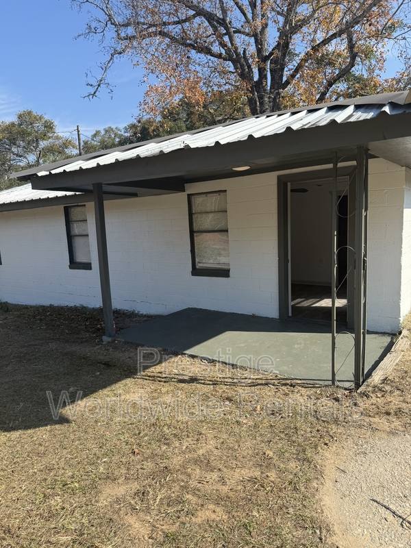 House for rent at 106 Moore St, Cusseta, GA 31805
