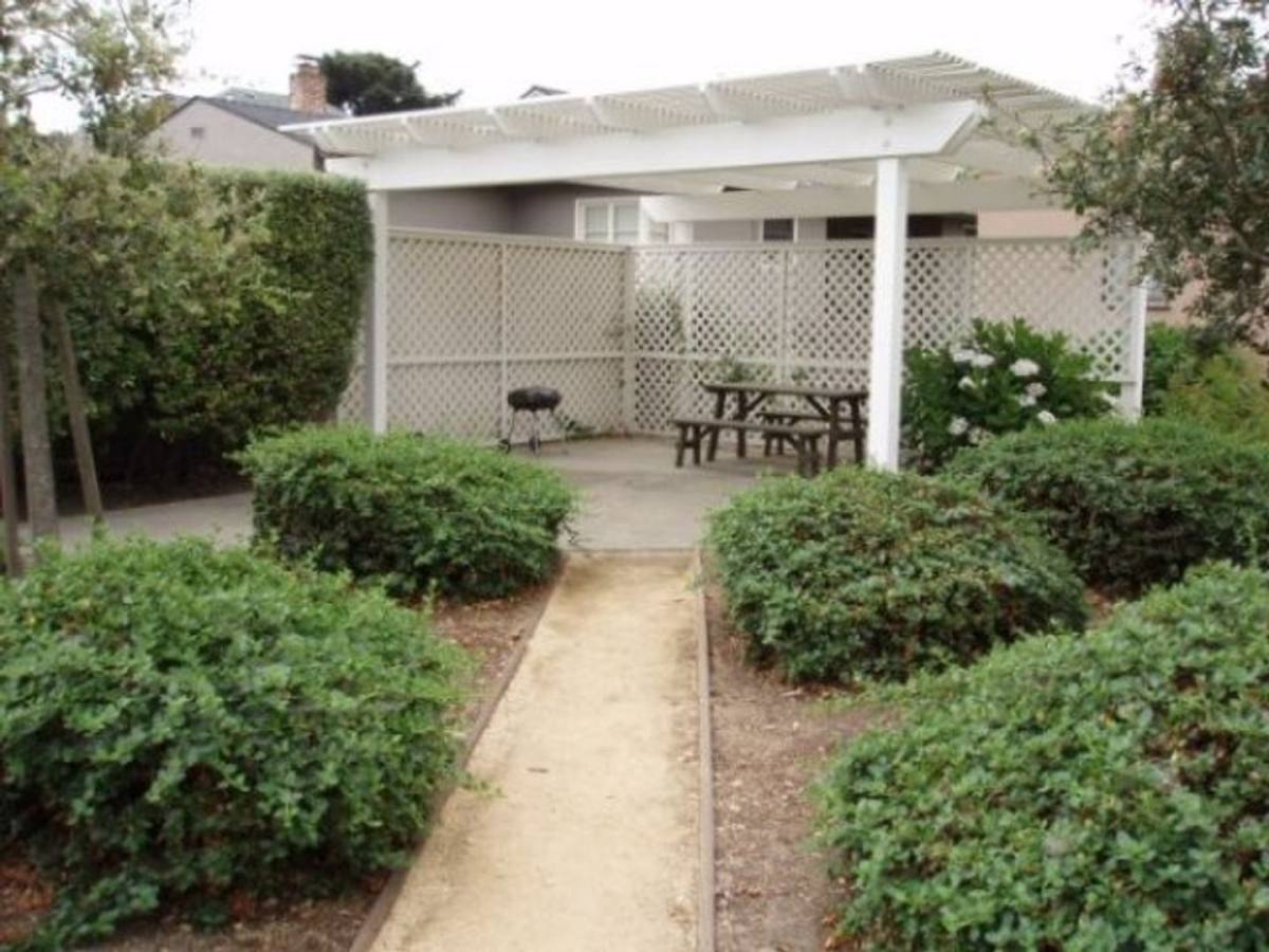Apartment for rent at 905 Santa Clara Ave, Alameda, CA 94501