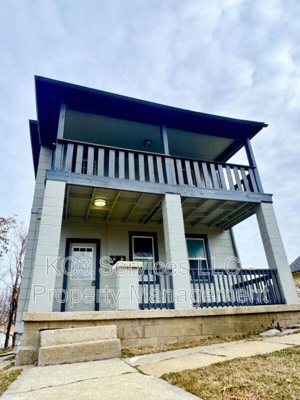 Apartment for rent at 129 Brooklyn Ave, Kansas City, MO 64124