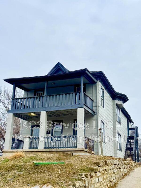 Apartment for rent at 129 Brooklyn Ave, Kansas City, MO 64124
