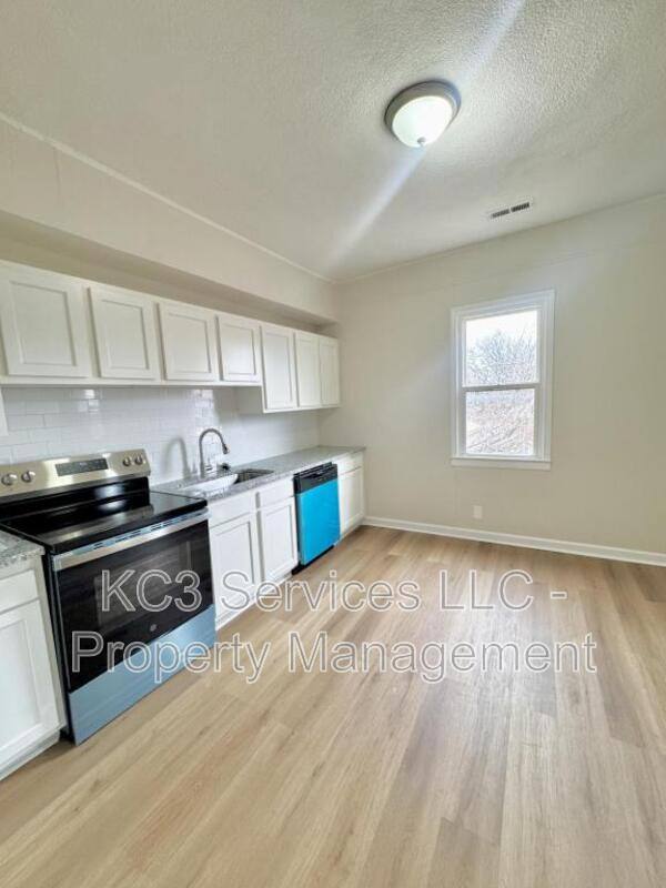 Apartment for rent at 129 Brooklyn Ave, Kansas City, MO 64124