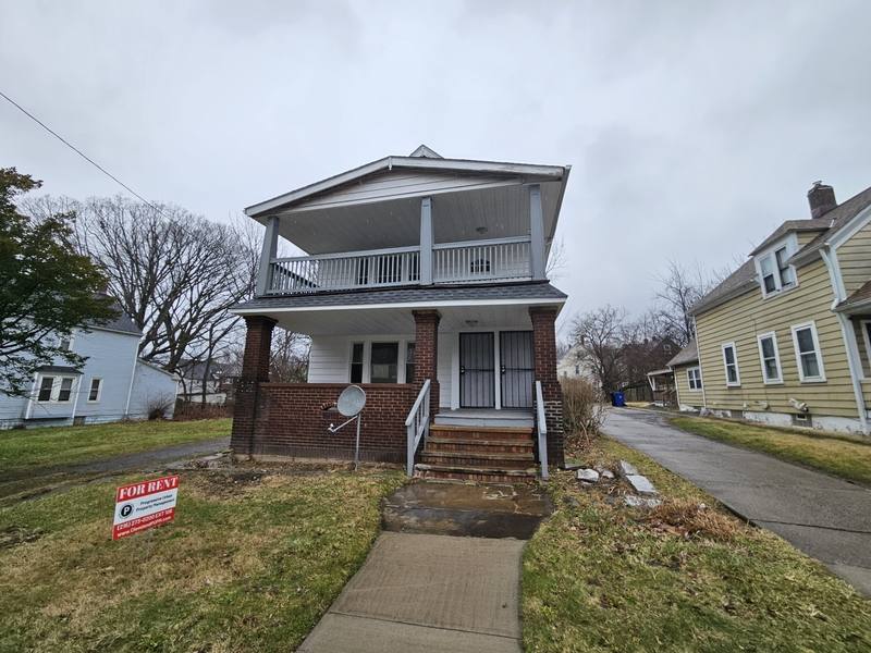 Apartment for rent at 9711 Aetna Rd #DOWNSTAIRS, Cleveland, OH 44105