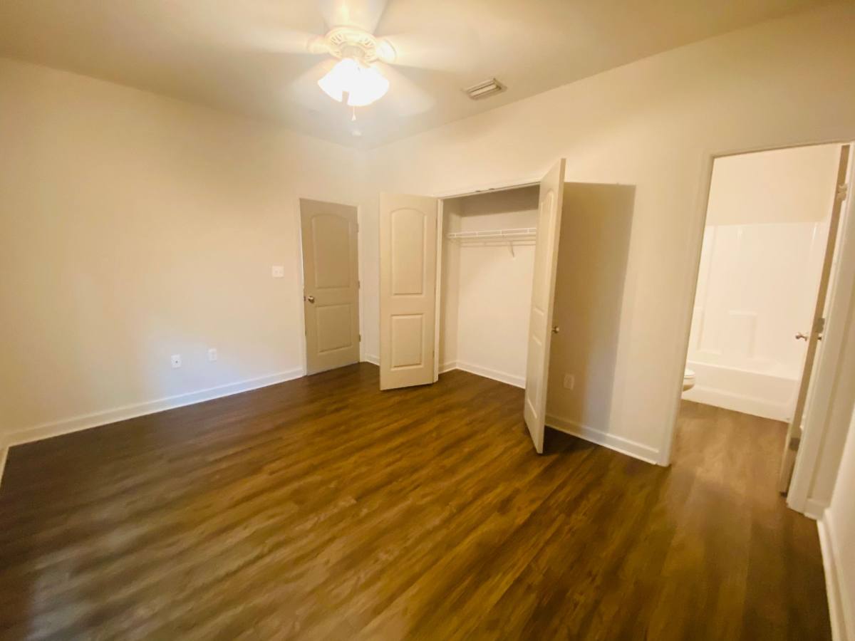 Apartment for rent at 810 Baytree Rd, Valdosta, GA 31602
