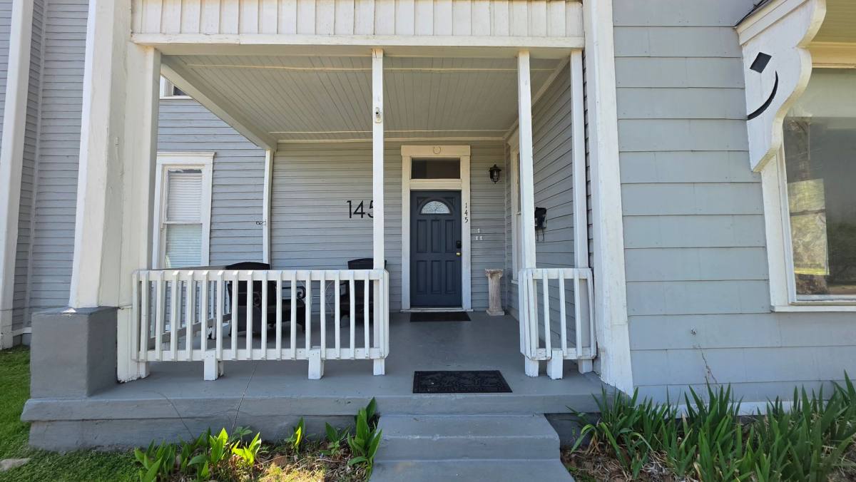 Apartment for rent at 145 N Kealy St, Lewisville, TX 75057