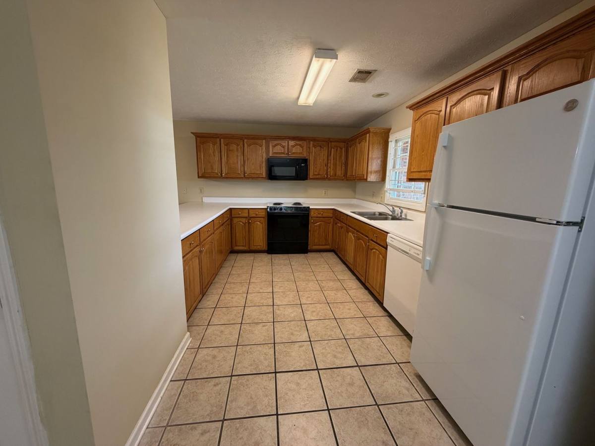 Condo for rent at 147 Harmon Dr, Auburn, AL 36832