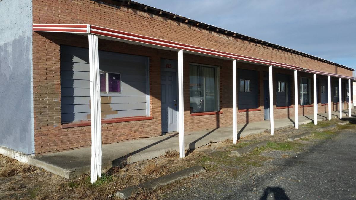 House for rent at 421 S County Rd, Warden, WA 98857