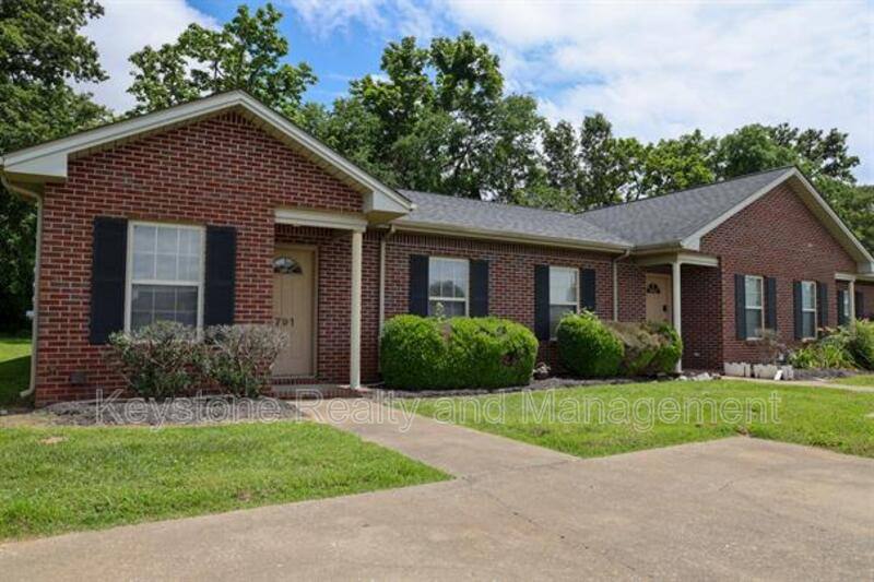 Apartment for rent at 753 Sivley Rd, Hopkinsville, KY 42240