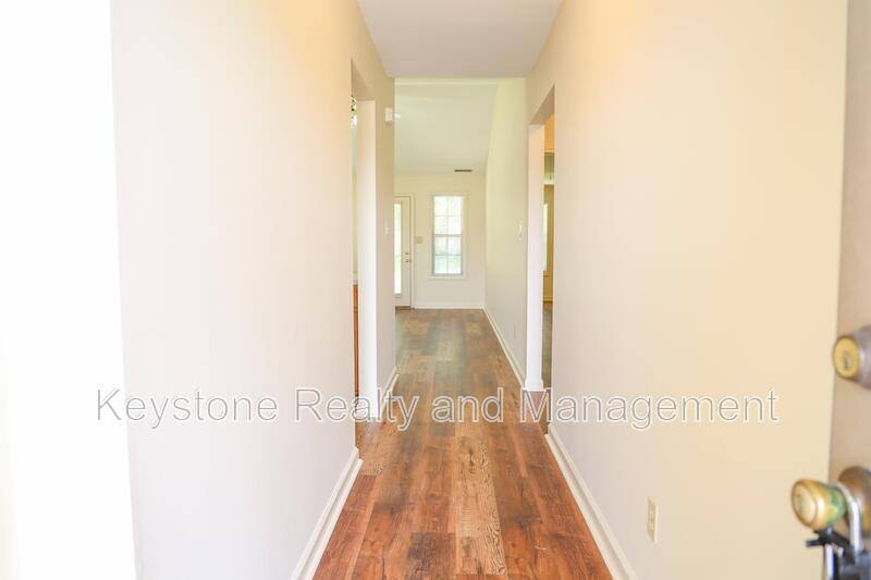 Apartment for rent at 753 Sivley Rd, Hopkinsville, KY 42240