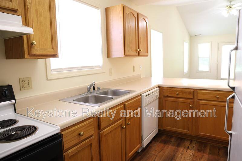 Apartment for rent at 753 Sivley Rd, Hopkinsville, KY 42240