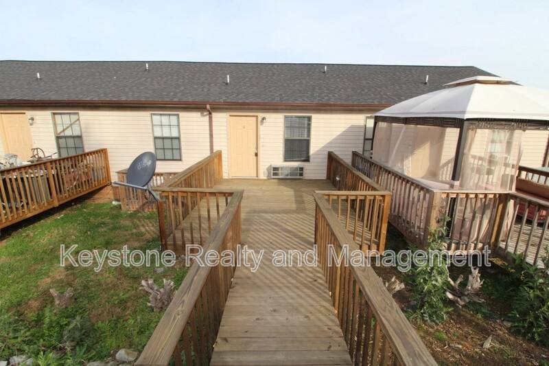 Apartment for rent at 706 Peachers Dr #J, Clarksville, TN 37042