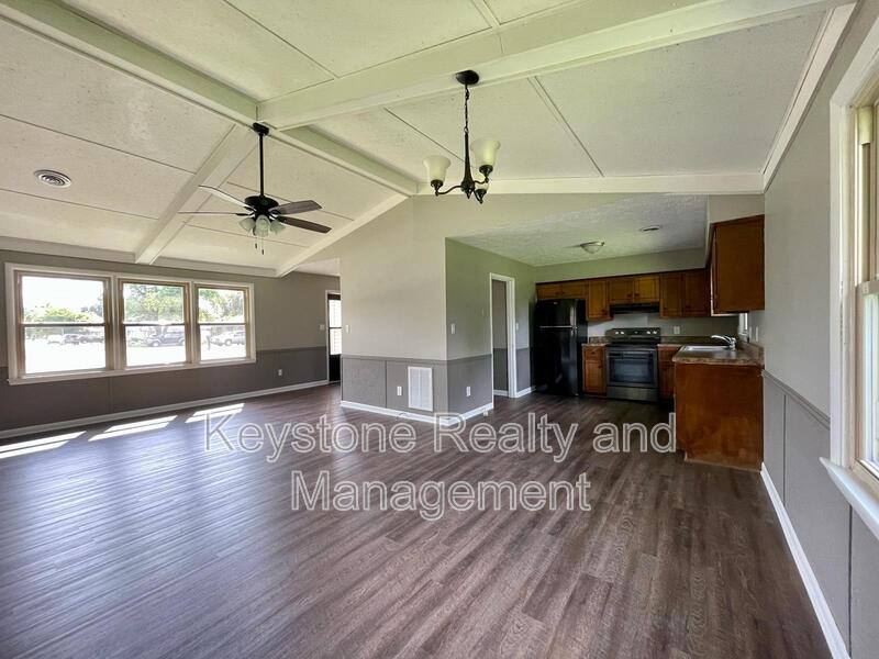 Apartment for rent at 927 Lc Ave, Hopkinsville, KY 42240