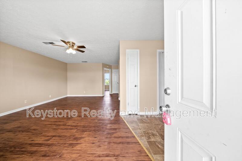 Apartment for rent at 308 Thompsonville Lane #801, Oak Grove, KY 42262