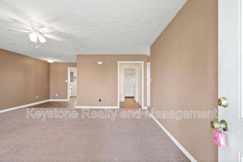 Apartment for rent at 306 Thompsonville Lane #907, Oak Grove, KY 42262