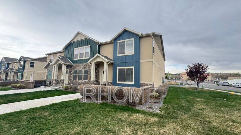 Townhouse for rent at 3607 E Sapphire Creek, Eagle Mountain, UT 84005