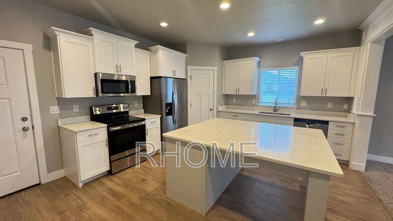 Townhouse for rent at 3607 E Sapphire Creek, Eagle Mountain, UT 84005