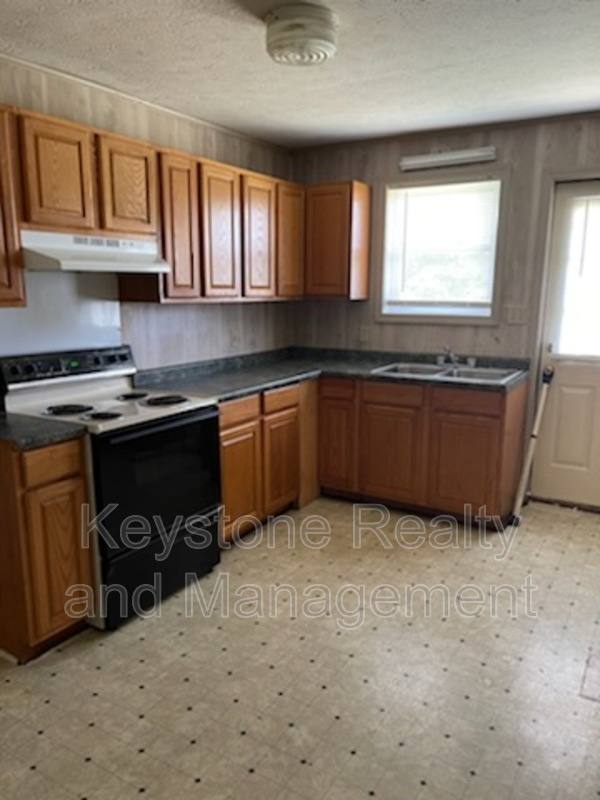 Apartment for rent at 410 Lucky Debonair St #B, Hopkinsville, KY 42240