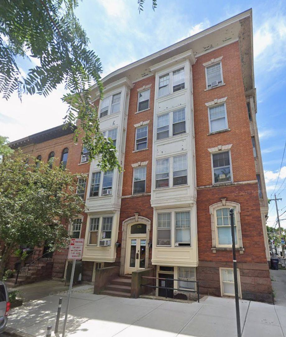Apartment for rent at 176 Chestnut St, Albany, NY 12210