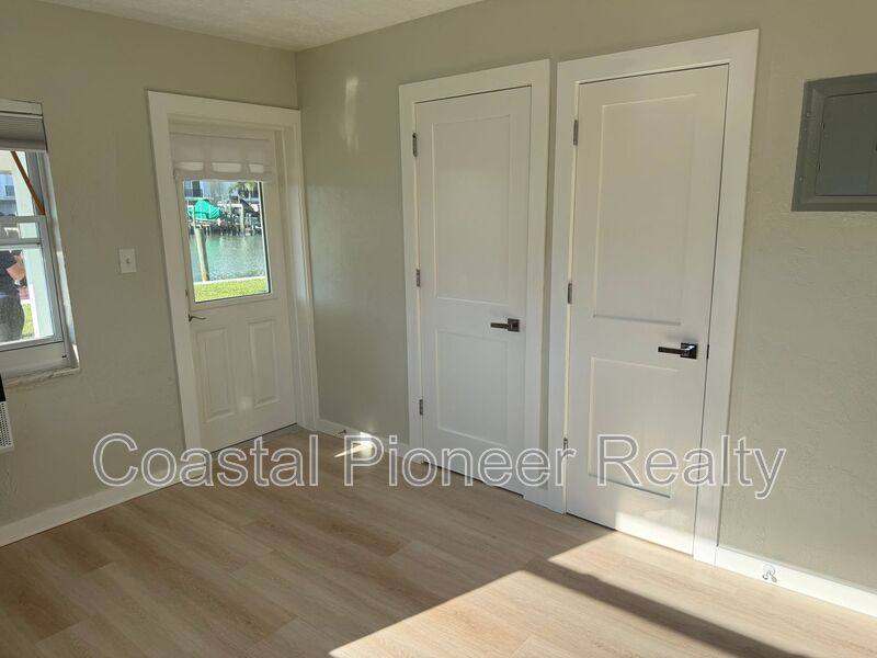 Apartment for rent at 185 175th Terrace Dr E, Saint Petersburg, FL 33708