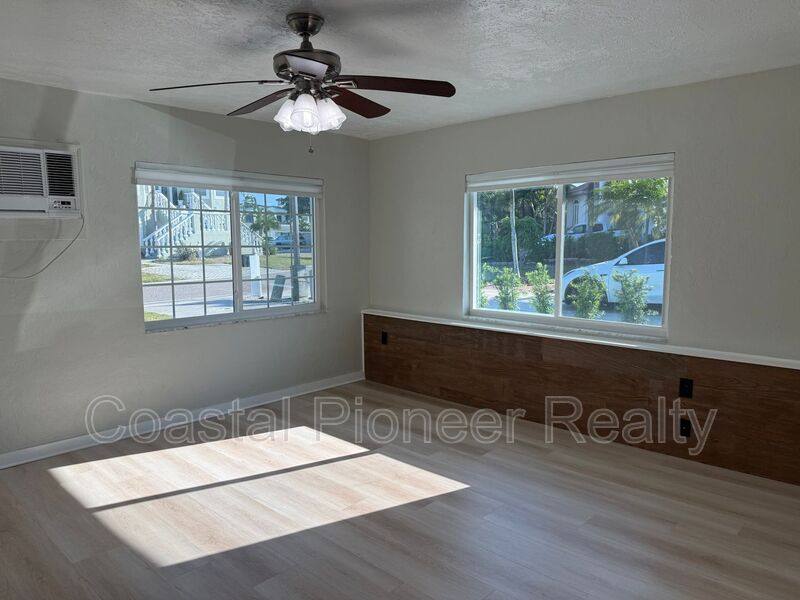 Apartment for rent at 185 175th Terrace Dr E, Saint Petersburg, FL 33708