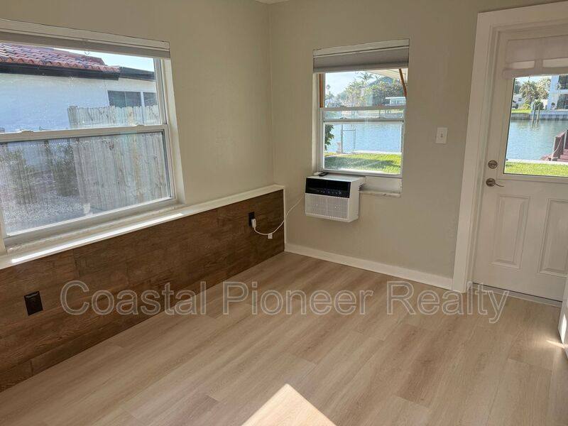 Apartment for rent at 185 175th Terrace Dr E, Saint Petersburg, FL 33708