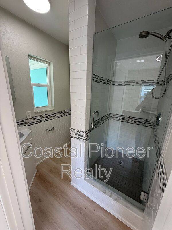 Apartment for rent at 185 175th Terrace Dr E, Saint Petersburg, FL 33708