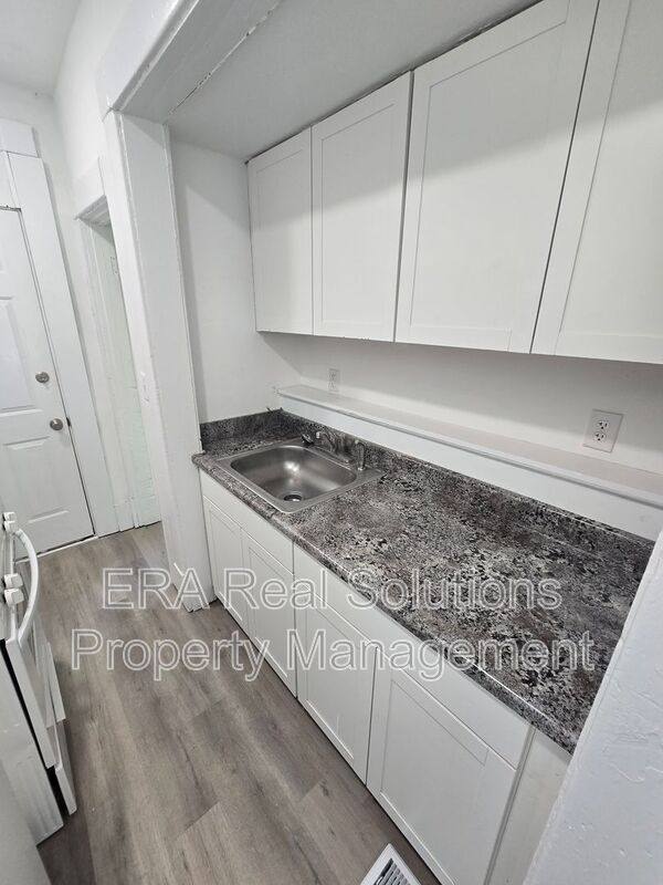 Apartment for rent at 950 McAllister Ave, Columbus, OH 43205