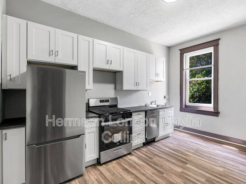 Townhouse for rent at 214-216 W Steins St #214, Saint Louis, MO 63111