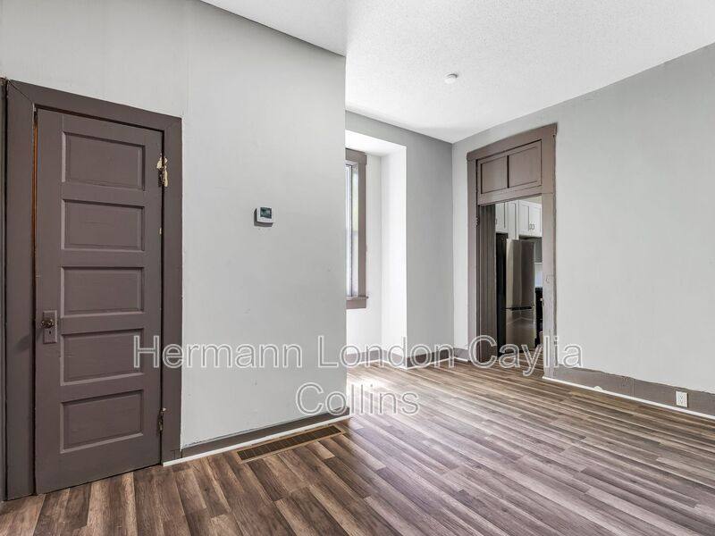 Townhouse for rent at 214-216 W Steins St #214, Saint Louis, MO 63111