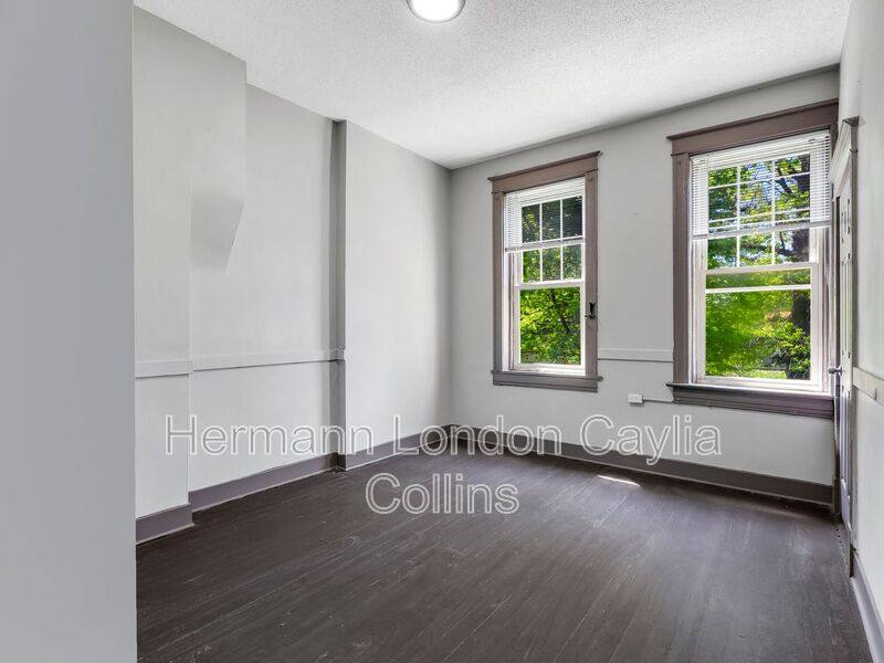 Townhouse for rent at 214-216 W Steins St #214, Saint Louis, MO 63111