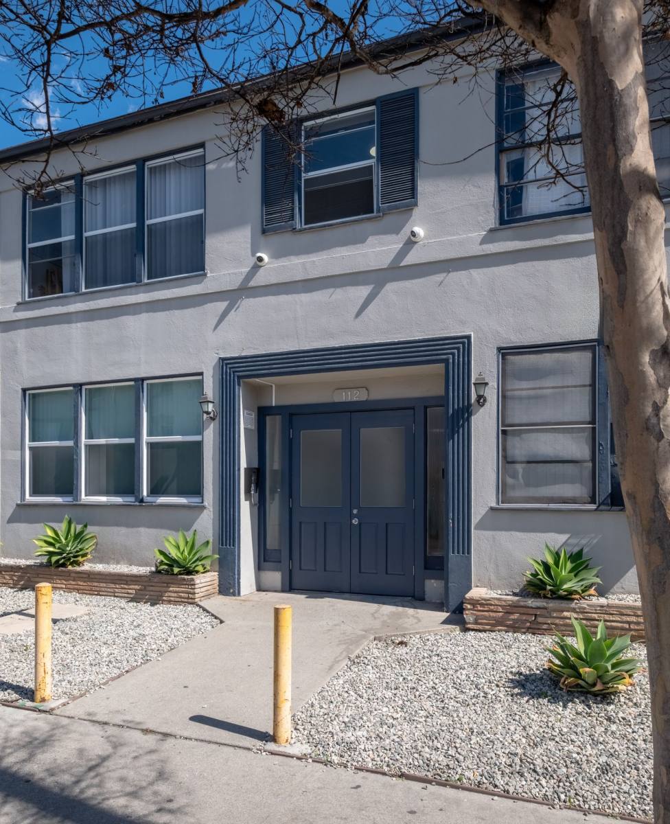 Apartment for rent at 112 N Normandie Ave, Los Angeles, CA 90004