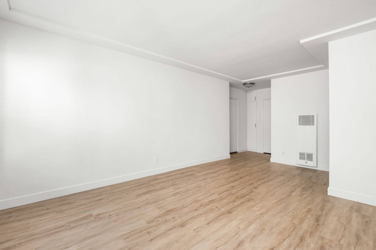 Apartment for rent at 112 N Normandie Ave, Los Angeles, CA 90004