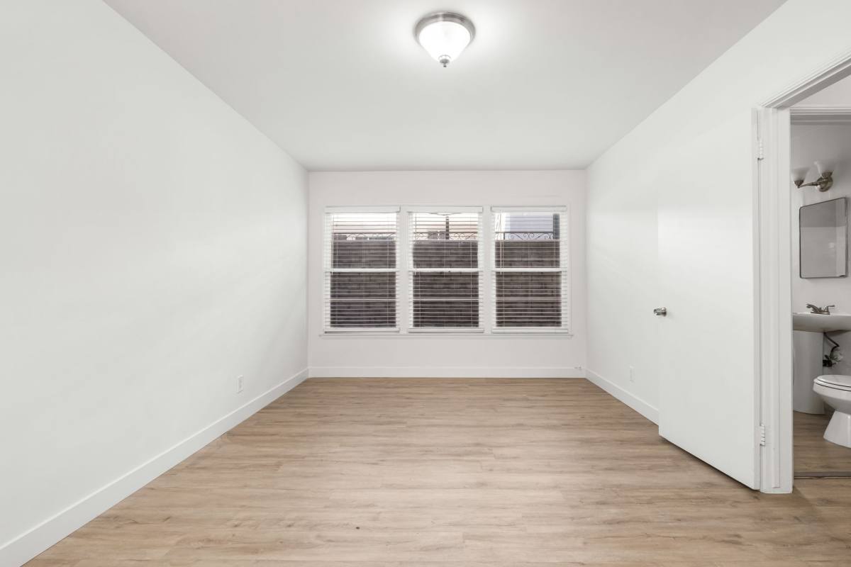 Apartment for rent at 112 N Normandie Ave, Los Angeles, CA 90004