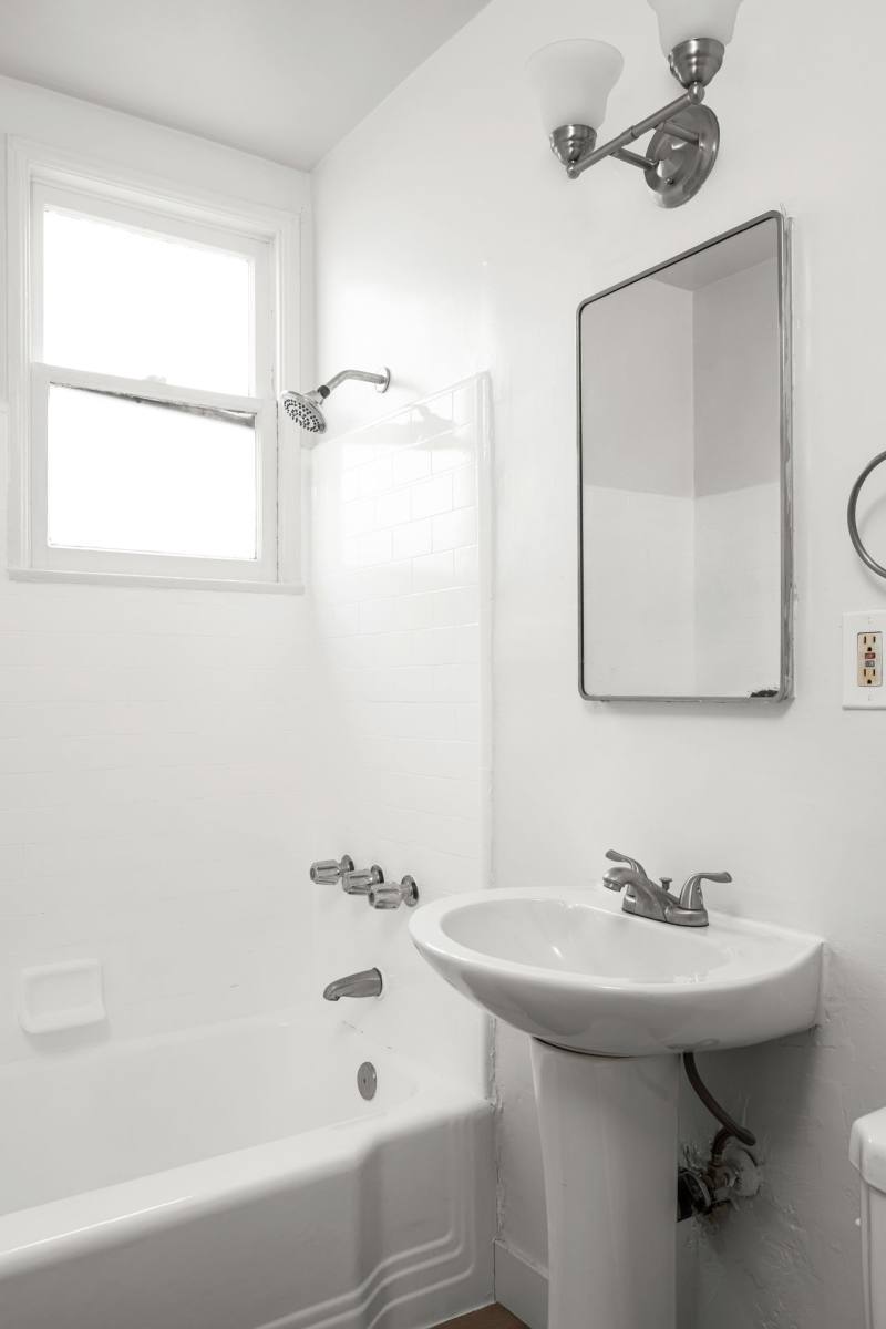 Apartment for rent at 112 N Normandie Ave, Los Angeles, CA 90004