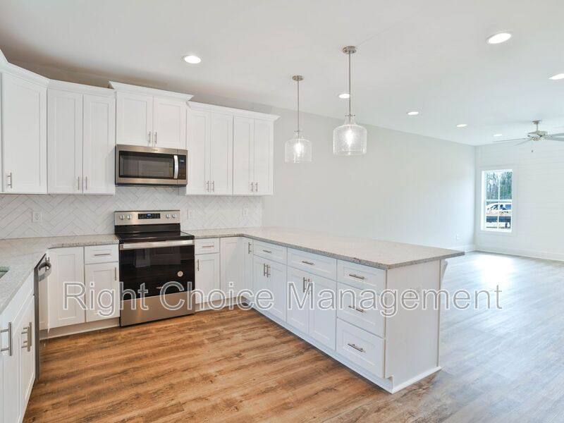 Townhouse for rent at 630 Village Dr #10, Opelika, AL 36801