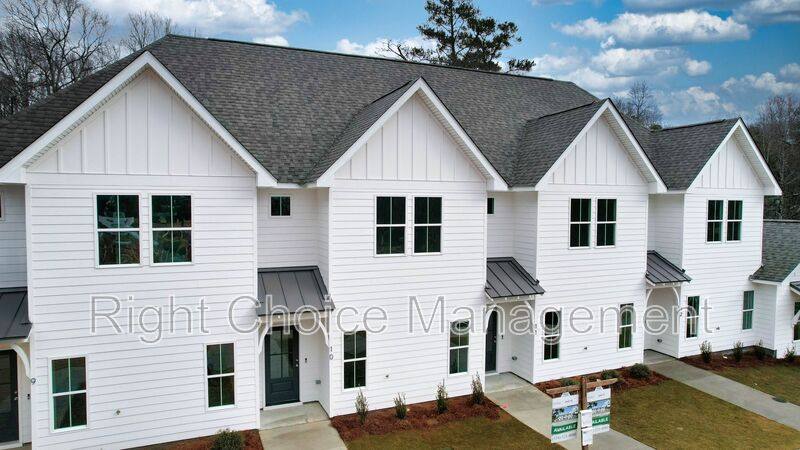 Townhouse for rent at 630 Village Dr #10, Opelika, AL 36801