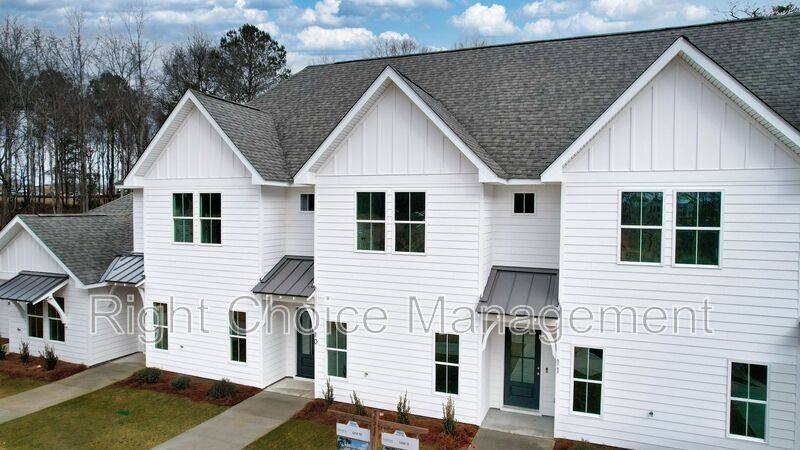 Townhouse for rent at 630 Village Dr #10, Opelika, AL 36801
