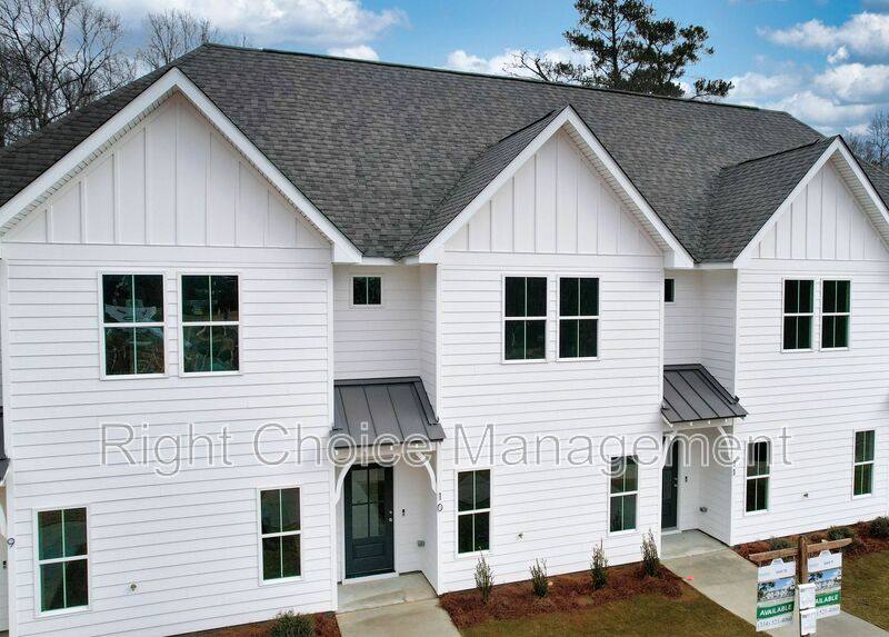 Townhouse for rent at 630 Village Dr #10, Opelika, AL 36801