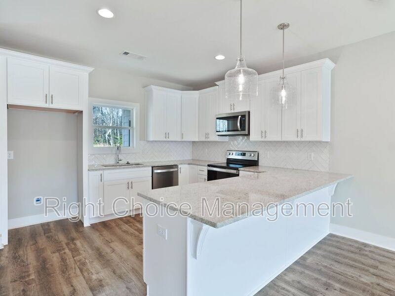 Townhouse for rent at 630 Village Dr #10, Opelika, AL 36801