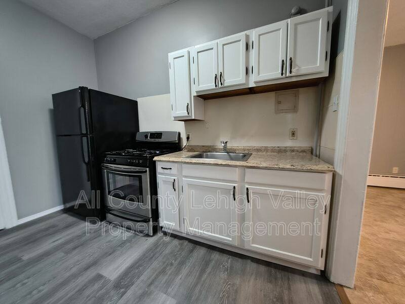 Apartment for rent at 417 N 9th St, Allentown, PA 18102