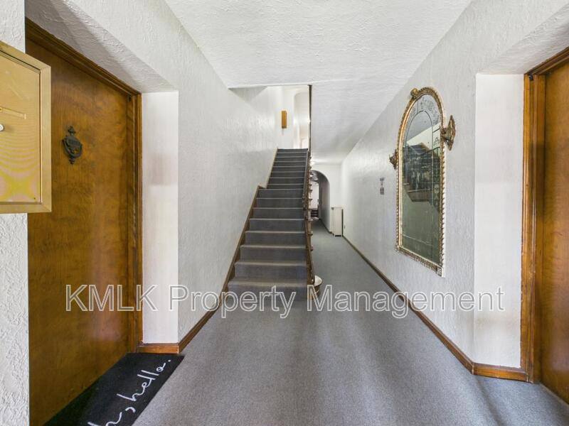 Apartment for rent at 1352 Kenilworth Ave, Lakewood, OH 44107