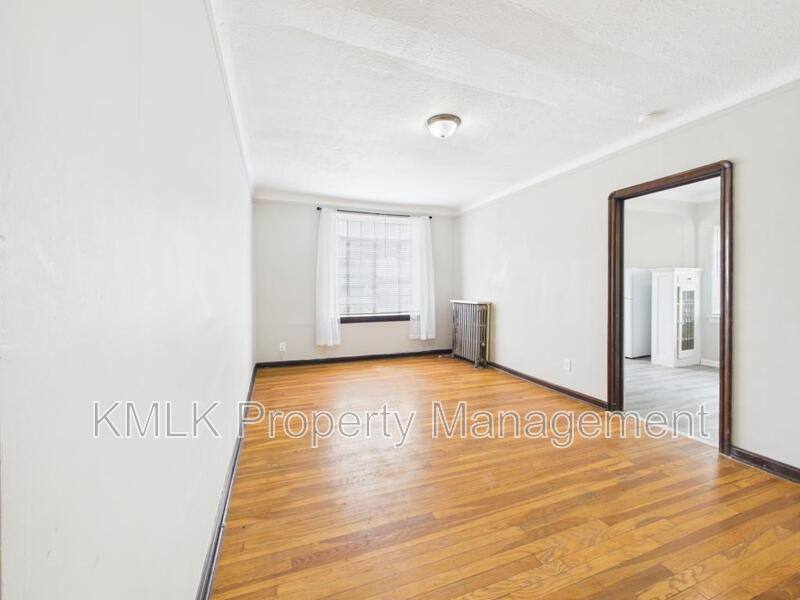 Apartment for rent at 1352 Kenilworth Ave, Lakewood, OH 44107
