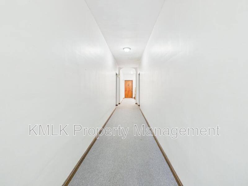 Apartment for rent at 1352 Kenilworth Ave, Lakewood, OH 44107